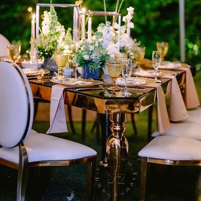 お買い得 YZ モダントライアングルダイニングテーブルセット ステンレススチールベース 強化ガラス天板 マルチカラーフレーム 耐久性 アウトドア アパート ヴィラ オンライン