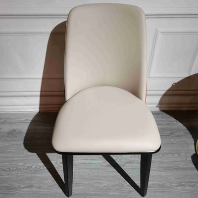 良い値段 家の純木の上限の現代食事の椅子の革あと振れ止めは食堂の椅子にパッドを入れた オンライン