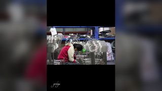 エレガントなイベント用の豪華なゴールドメタルウェディングチェア