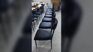 素早く分解して組み立てられる椅子に興味があるはずです。